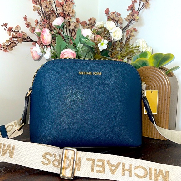 Michael Kors dome crossbody bag NWT